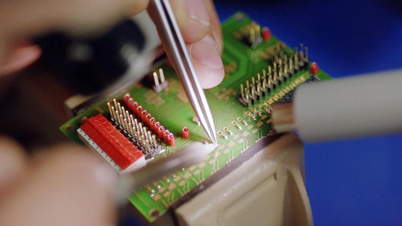 ky_chip_tecnologia_pinza.JPG