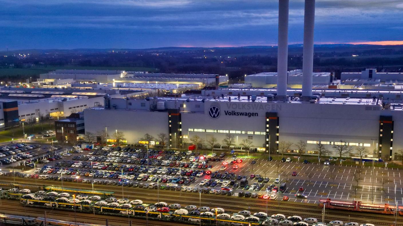 La fabbrica di Volkswagen a Zwickau: il settore dell'auto è il simbolo della crisi industriale tedesca