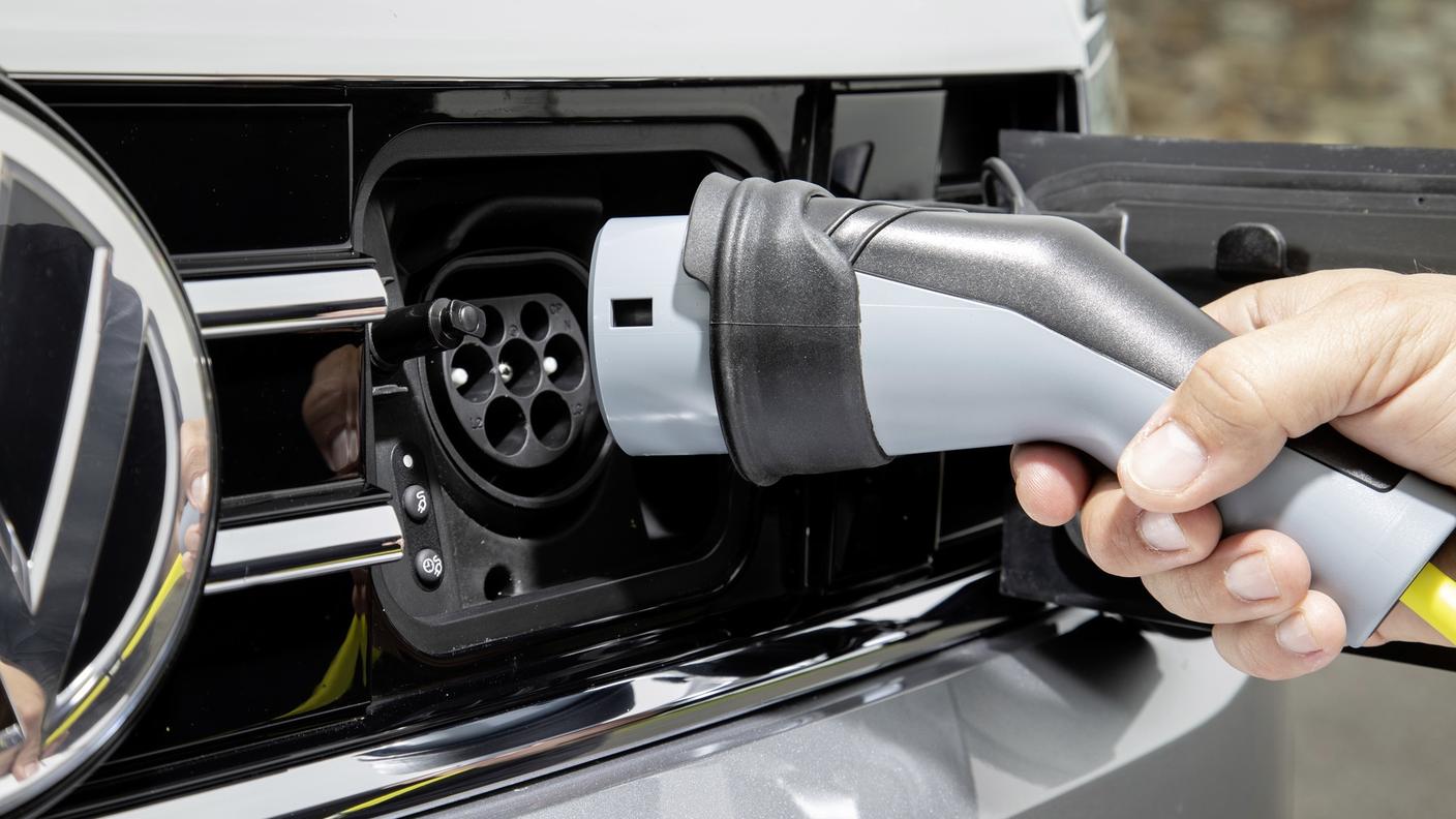 Sono sempre più apprezzate le ibride sul mercato svizzero dell'auto