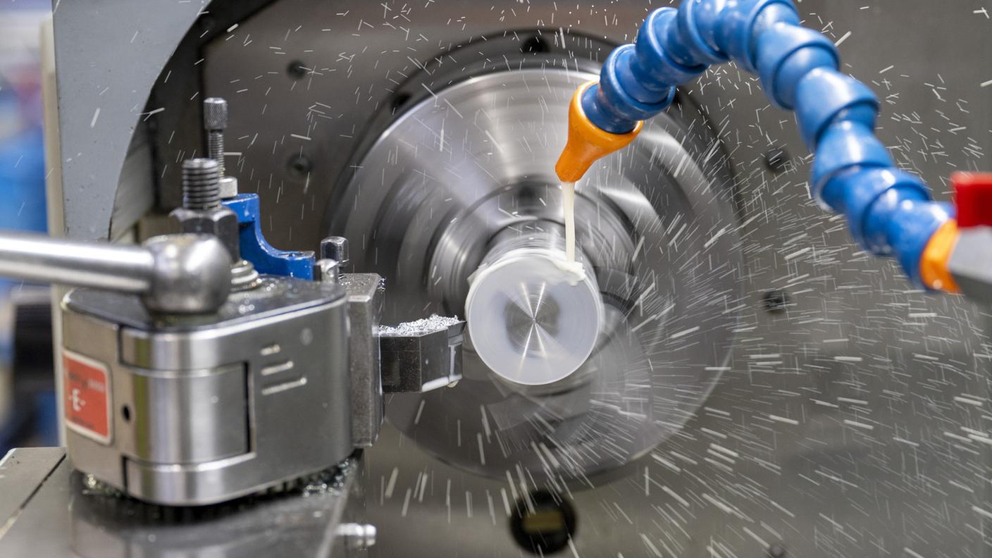 Prosegue la frenata dell'industria svizzera