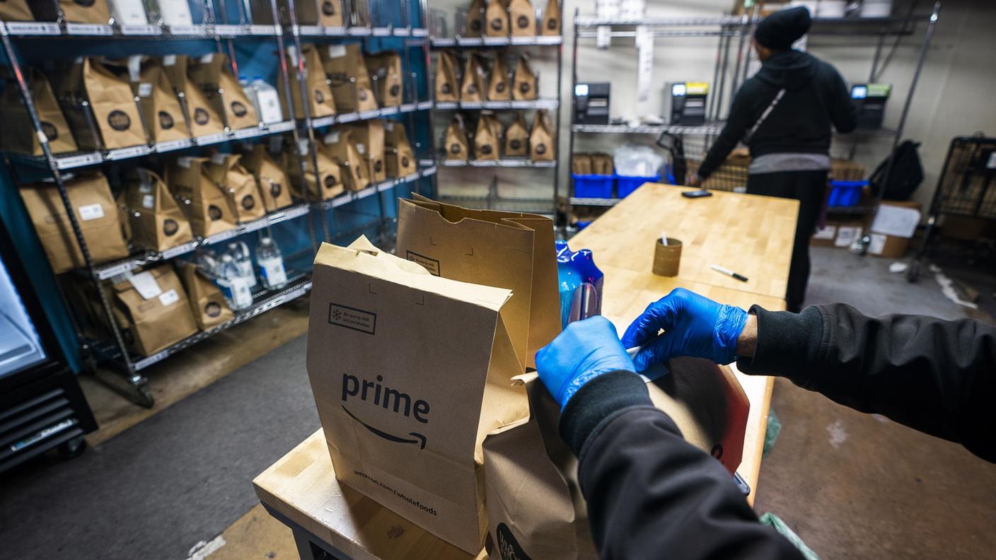 Amazon vuole ridurre il numero dei collaboratori dopo averne reclutati a decine di migliaia durante la pandemia