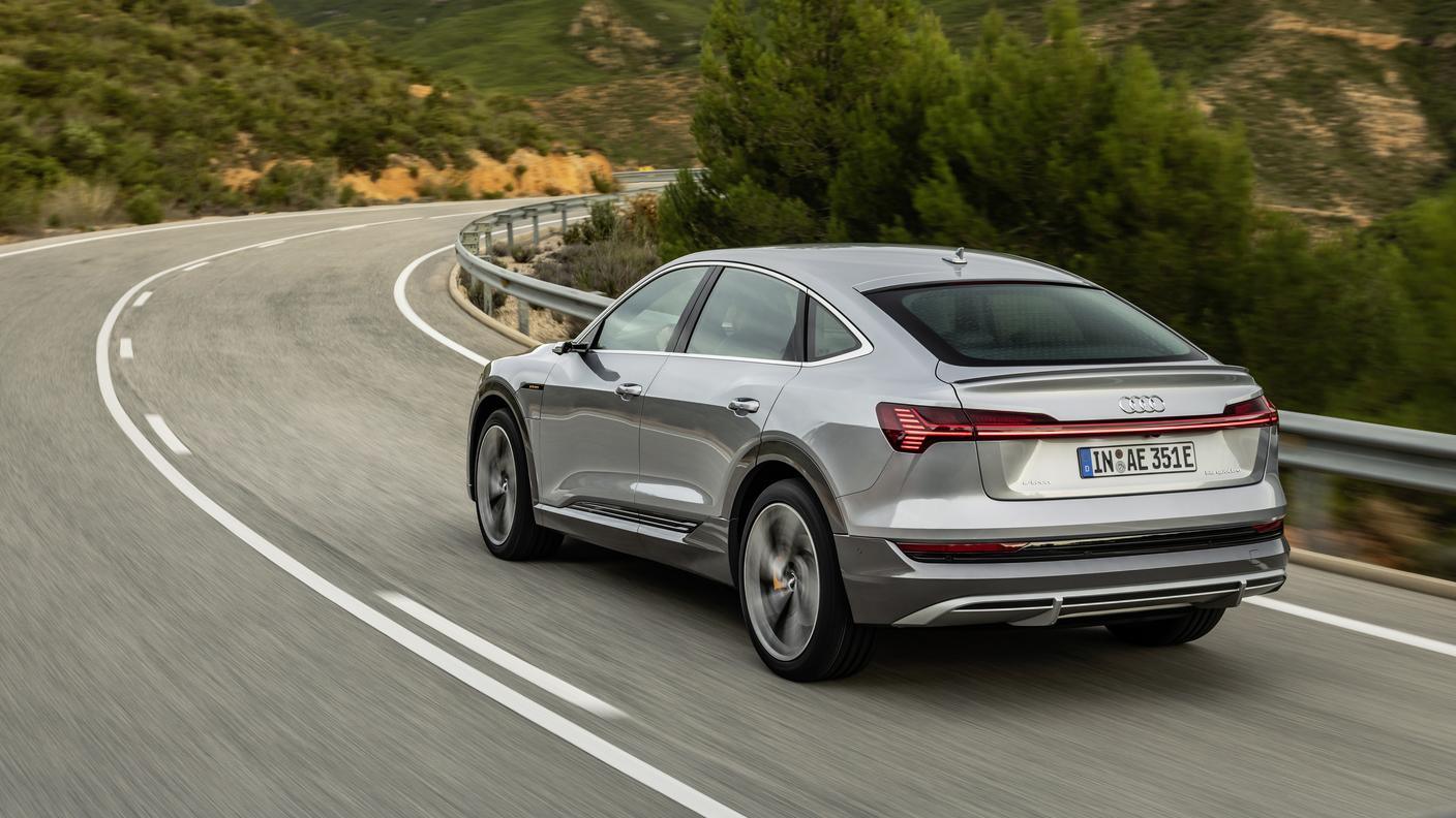 Le elettriche come l'Audi e-tron Sportback 55 quattro si vendono bene anche in Ticino