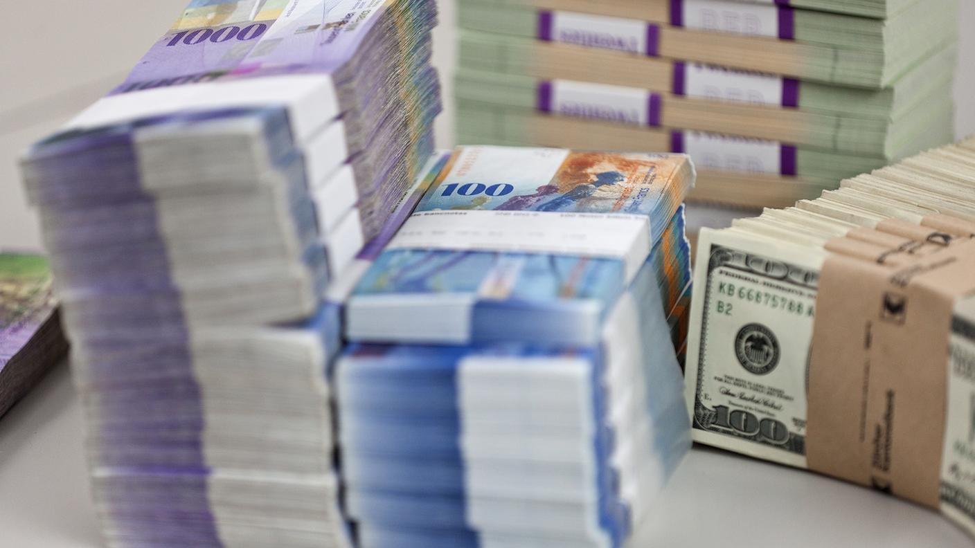 Il dollaro rimane una moneta rifugio, come il franco svizzero