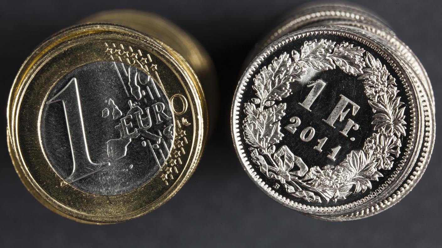 Gli economisti ritengono che la Banca nazionale svizzera stia cambiando la sua tattica