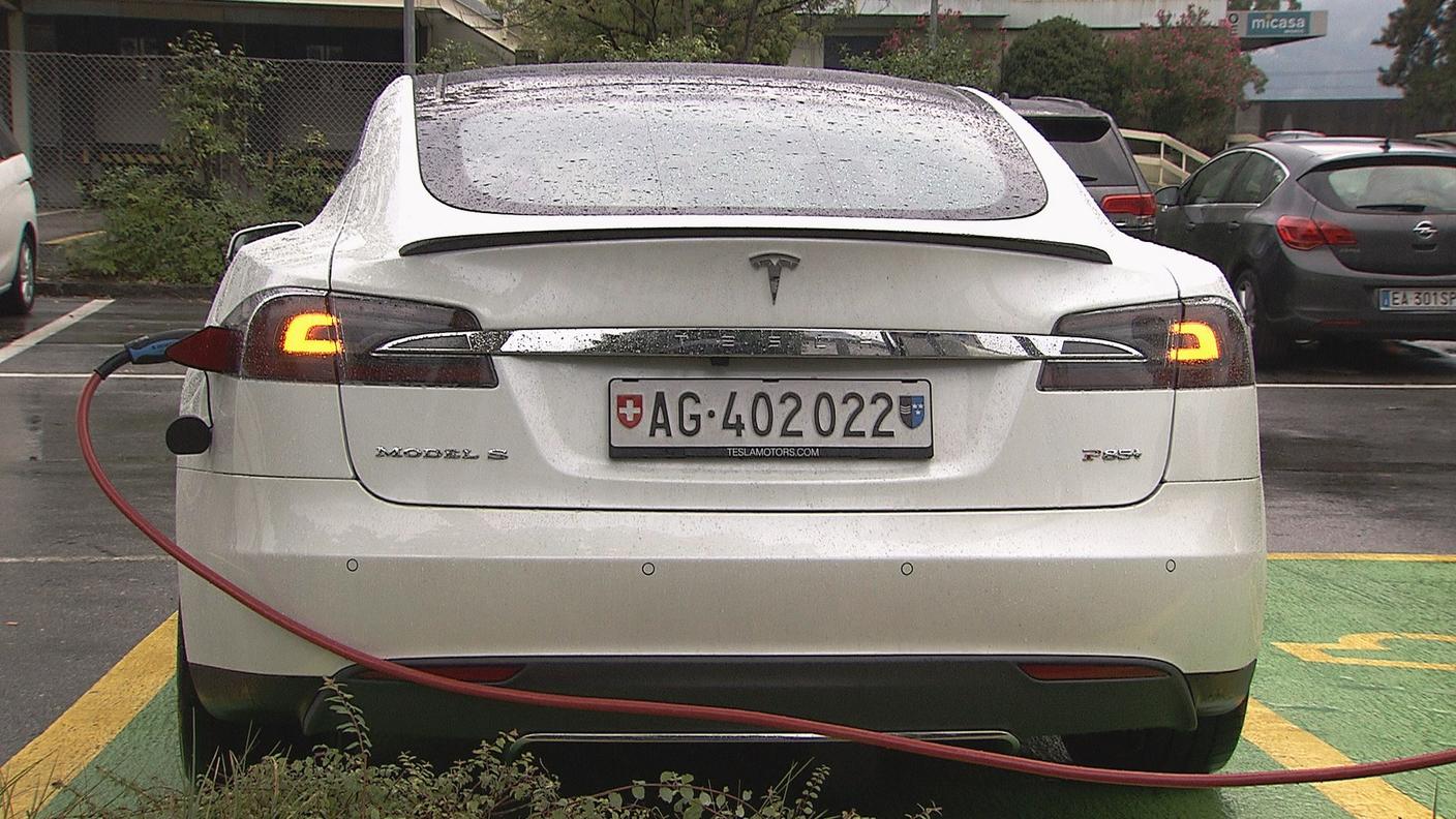 Tesla Model S P85