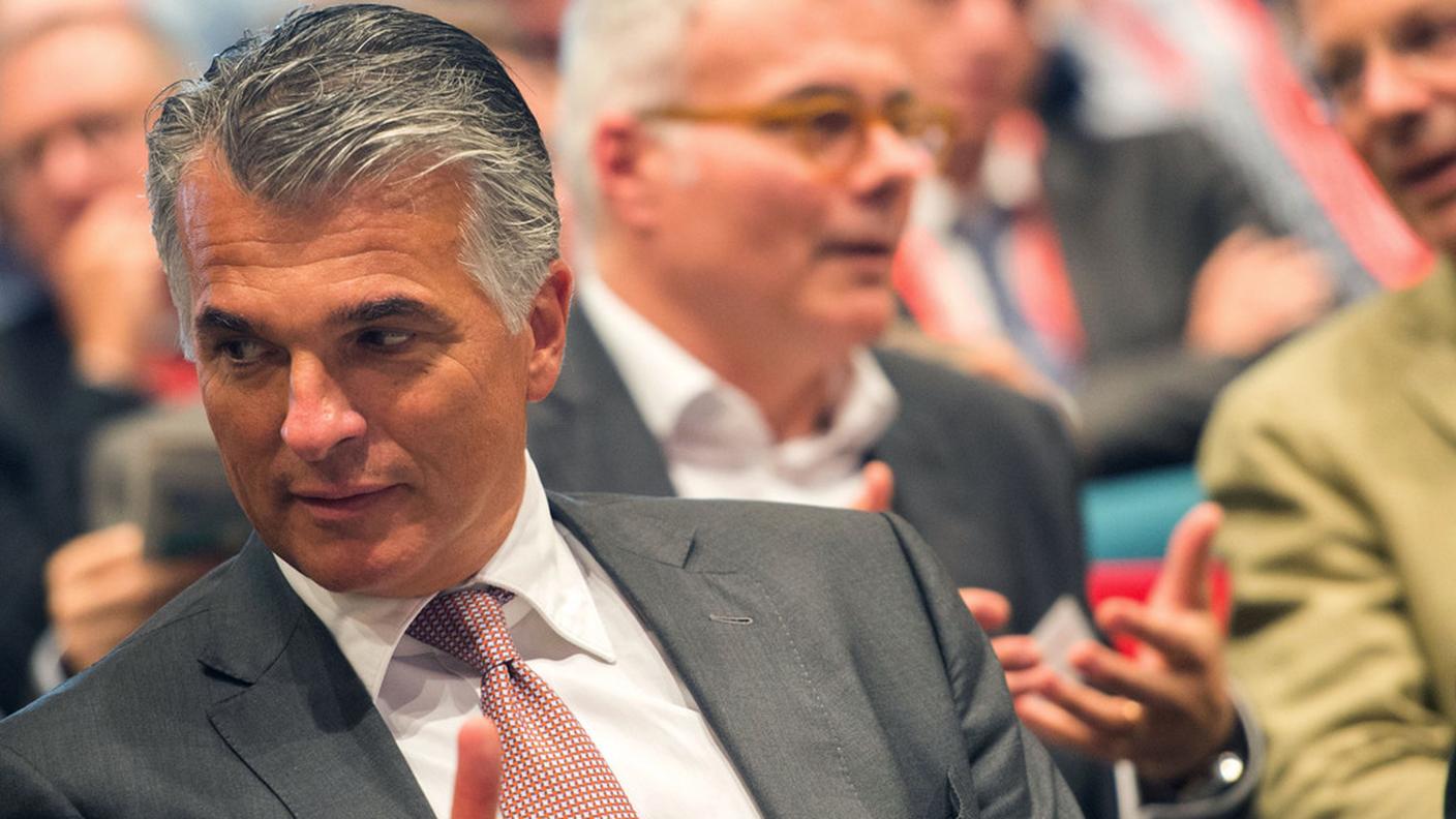 Sergio Ermotti, il direttore generale della Banca che entro il 2016 costituirà tre nuovi filiali in Svizzera, Gran Bretagna e Stati Uniti, di cui UBS Group diventerà la holding