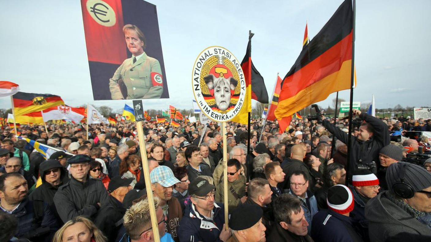 Merkel nel mirino dei dimostranti