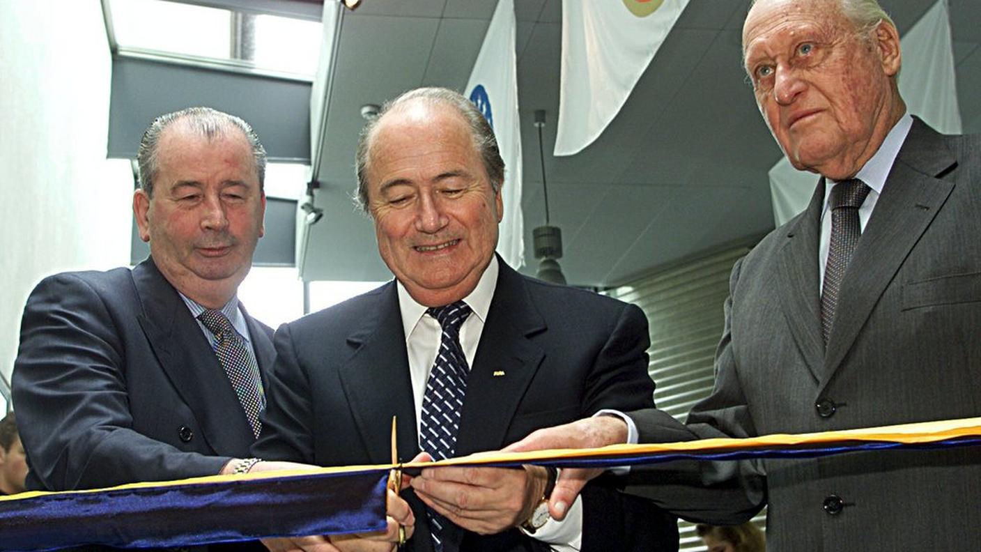 3 agosto 2000: Grondona, Blatter e Havelange inaugurano la nuova sede alla FIFA