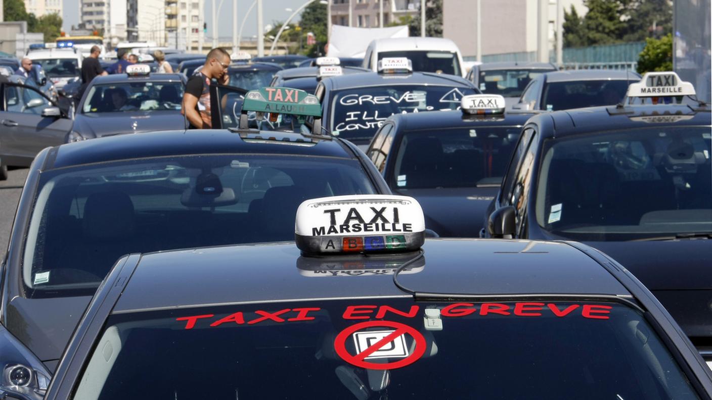 I tassisti regolari hanno sconfitto Uber