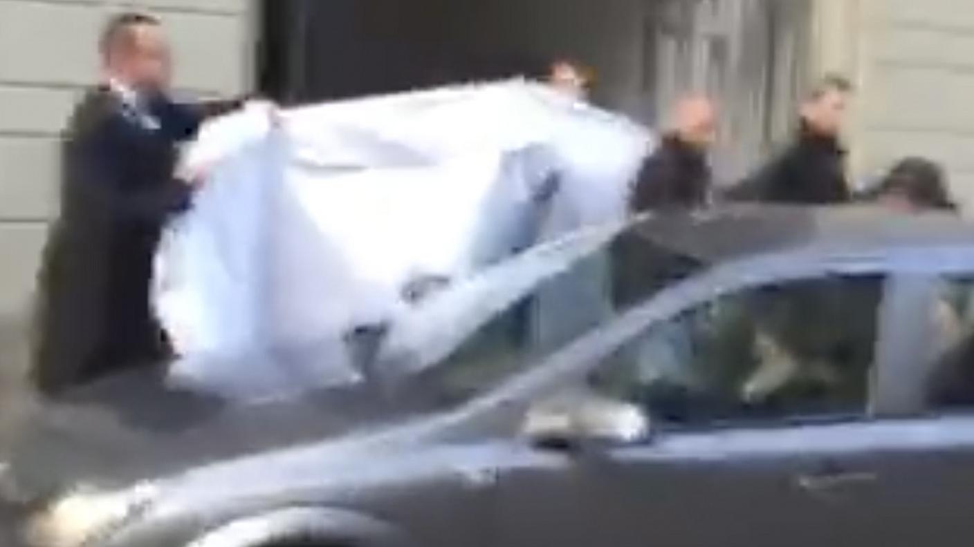 Un'immagine rubata degli arresti, lo scorso maggio a Zurigo