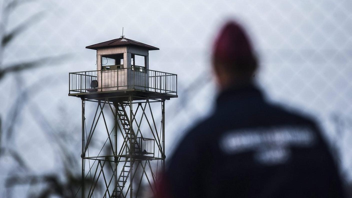 La polizia magiara ha comunicato che lunedì 9'380 migranti hanno attraversato il paese: una cifra record