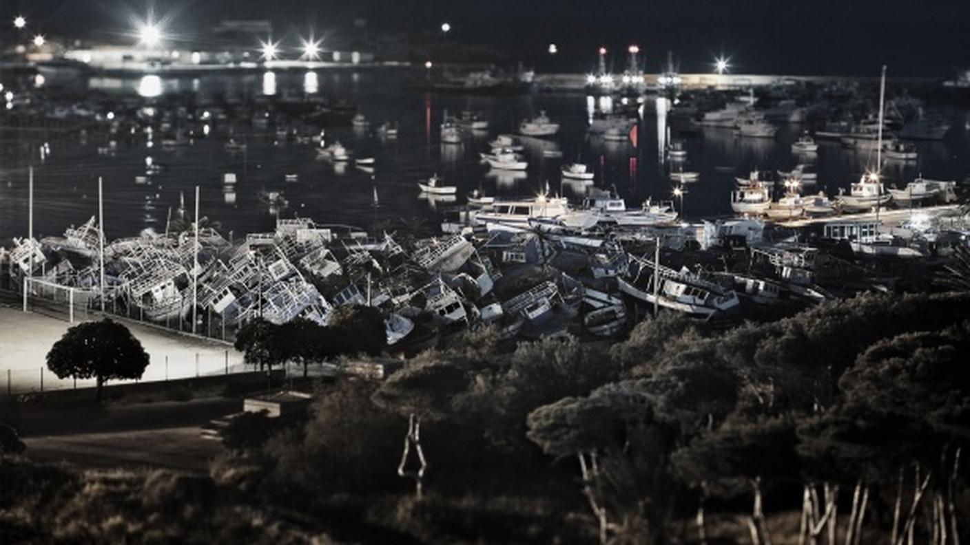 Un cimitero di barche di migranti, Lampedusa
