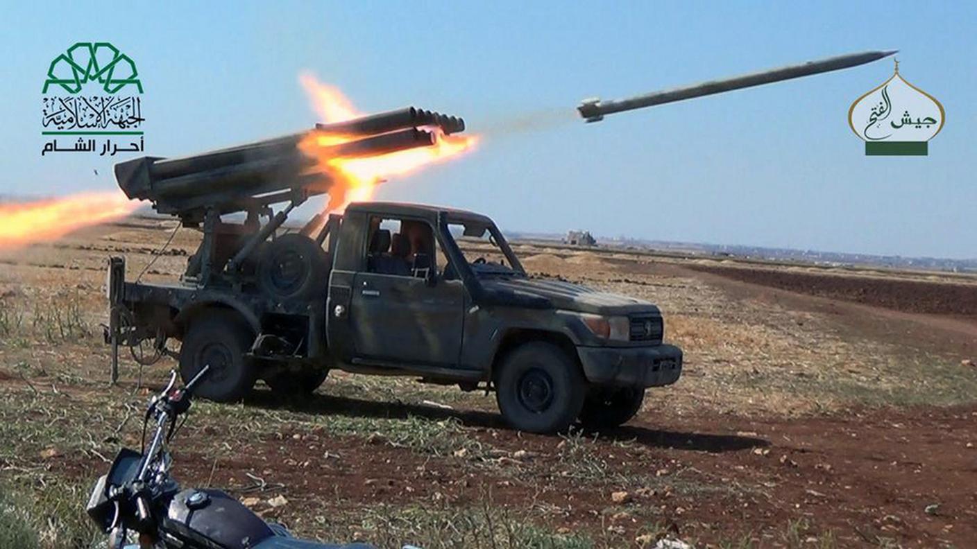 Offensiva lealista sostenuta dai raid di Mosca