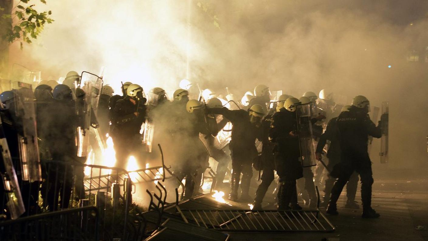 Violenti scontri a Podgorica durante la manifestazione antigovernativa