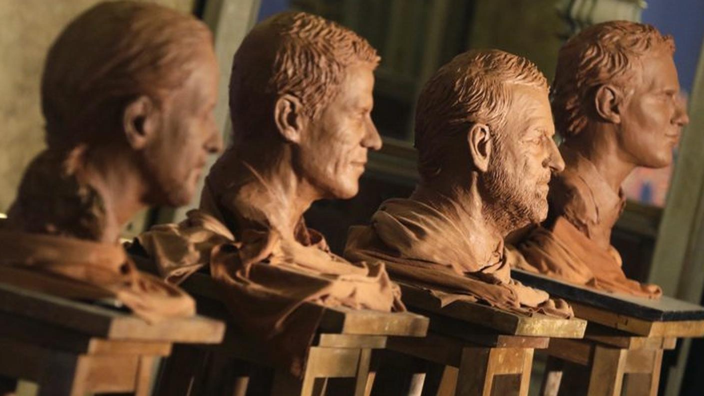 I busti dei quattro candidati ad assumere la guida del Governo preparati al museo delle cere di Madrid: Iglesias, Sanchez, Rajoy e Rivera