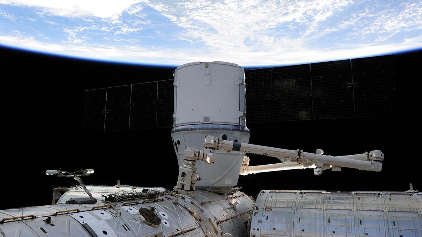 Si festeggia anche a 400 chilometri dalla Terra