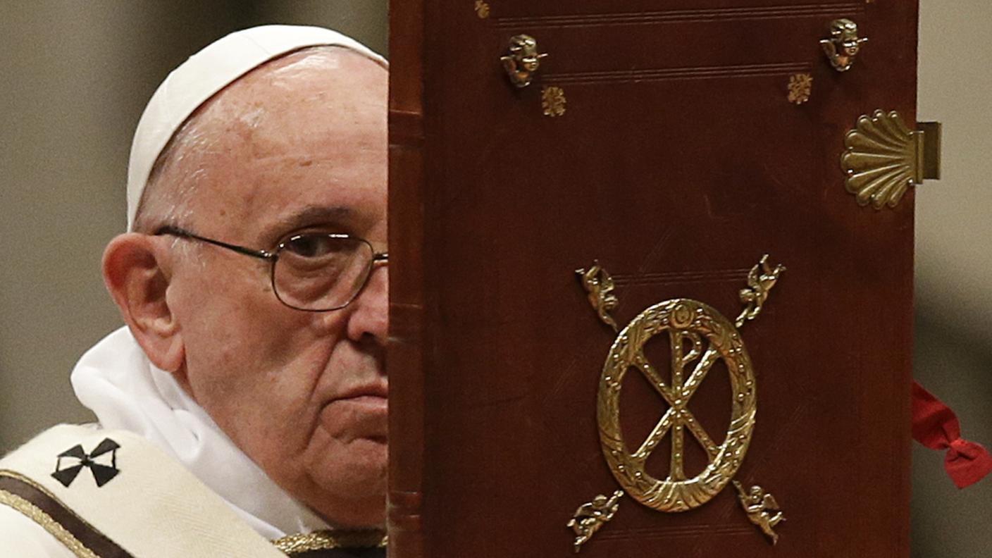 La messa della notte di Natale nella basilica di San Pietro