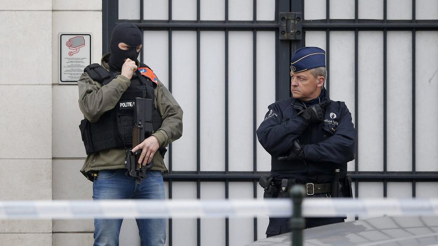 Polizia belga al lavoro senza sosta
