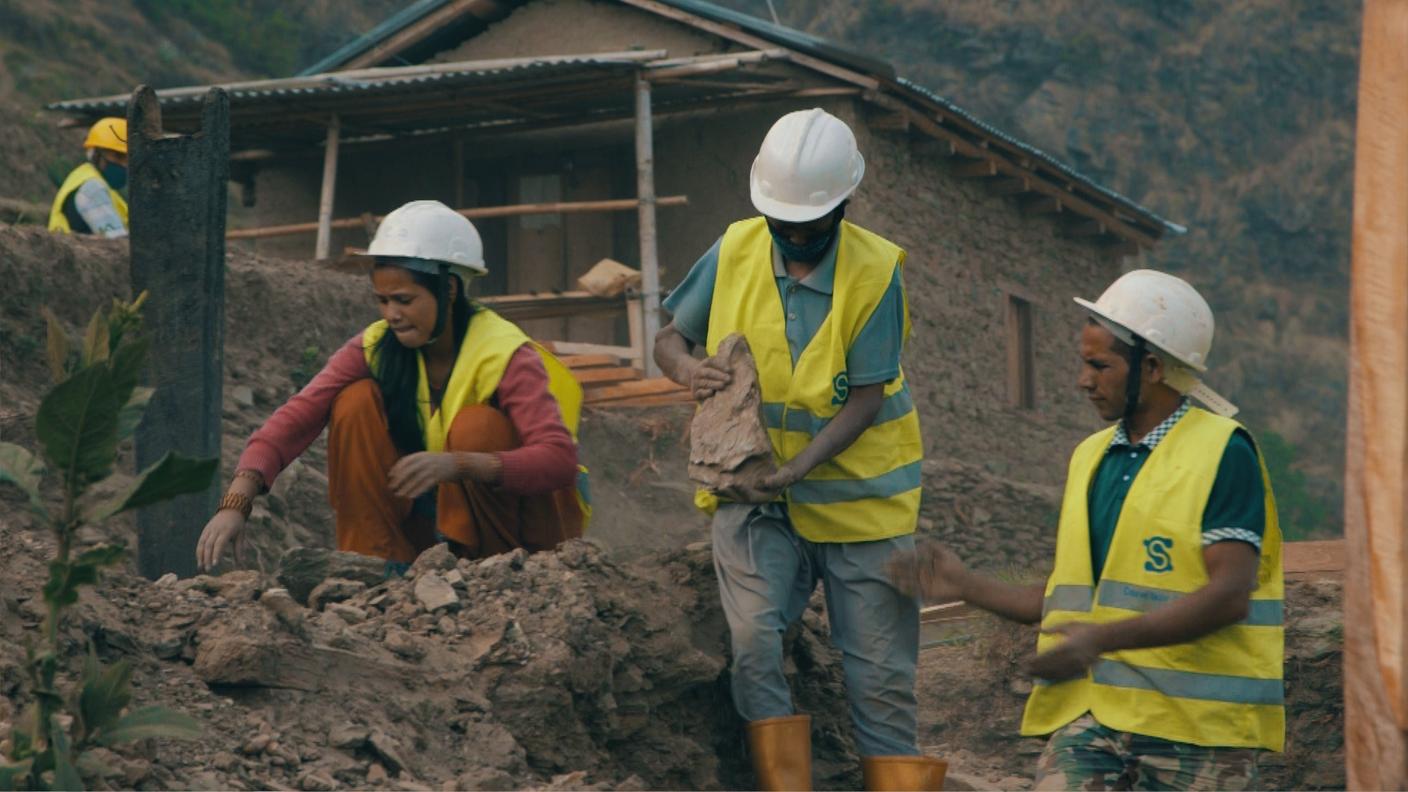 Gli uomini che la stanno costruendo, infatti, hanno seguito delle formazioni specifiche