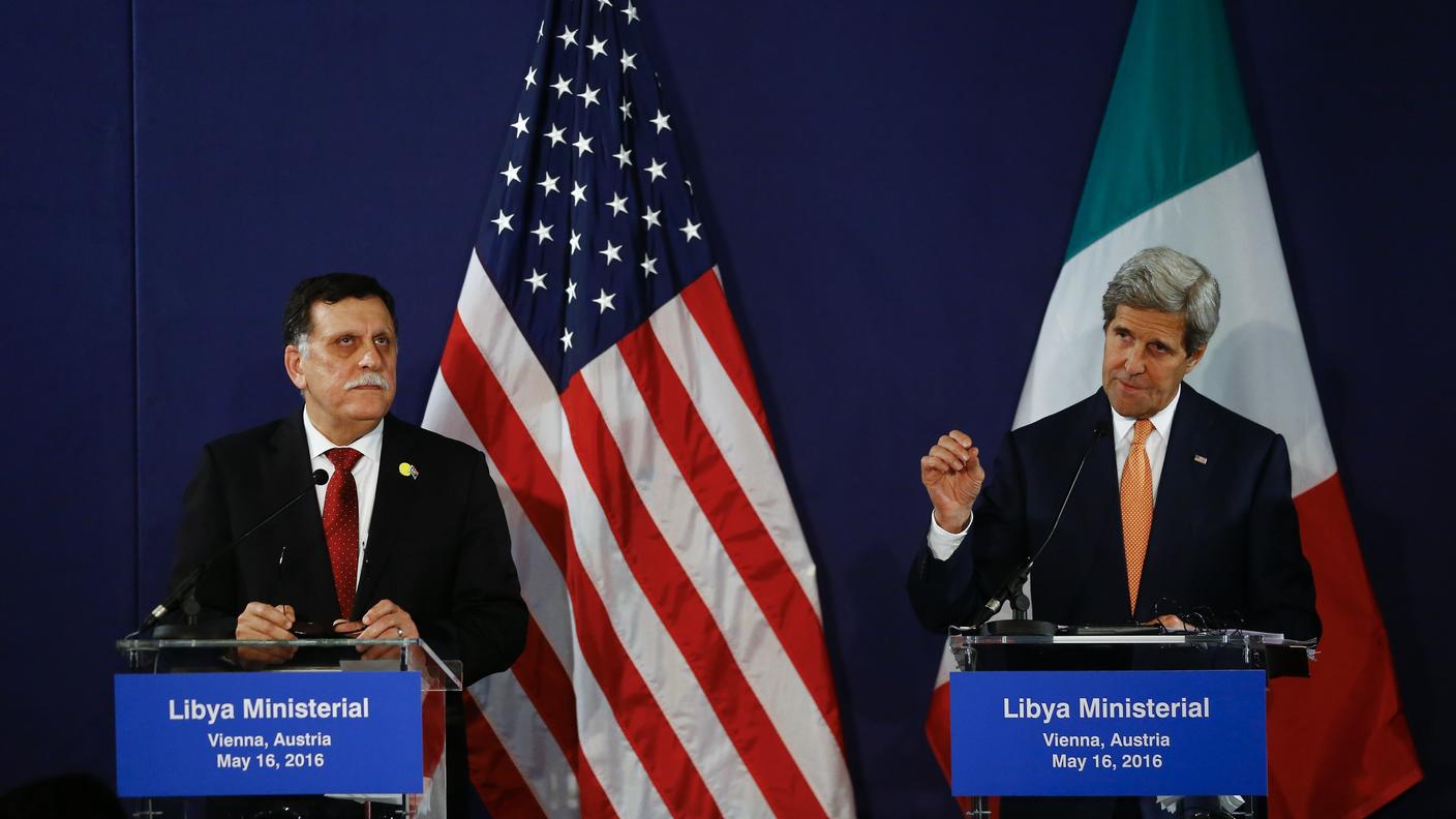 Il premier libico designato al Sarraj e il segretario di Stato Kerry a Vienna
