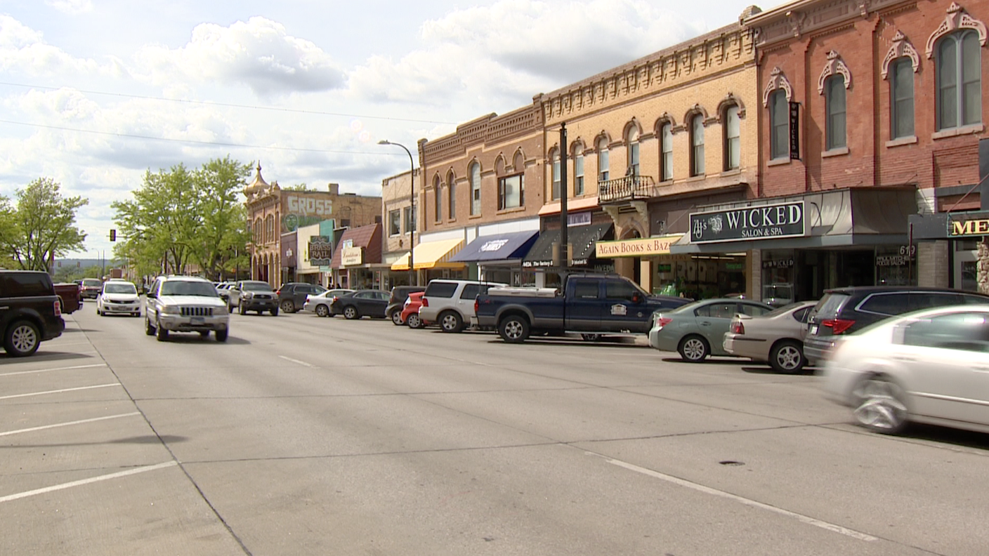 Rapid City, la seconda città del South Dakota, atmosfere da far west a venti minuti di auto dal celebre Mount Rushmore