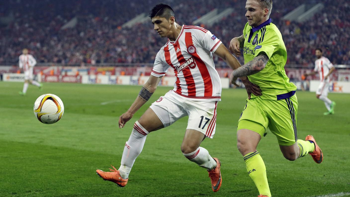 Pulido con la maglia dell'Olympiakos