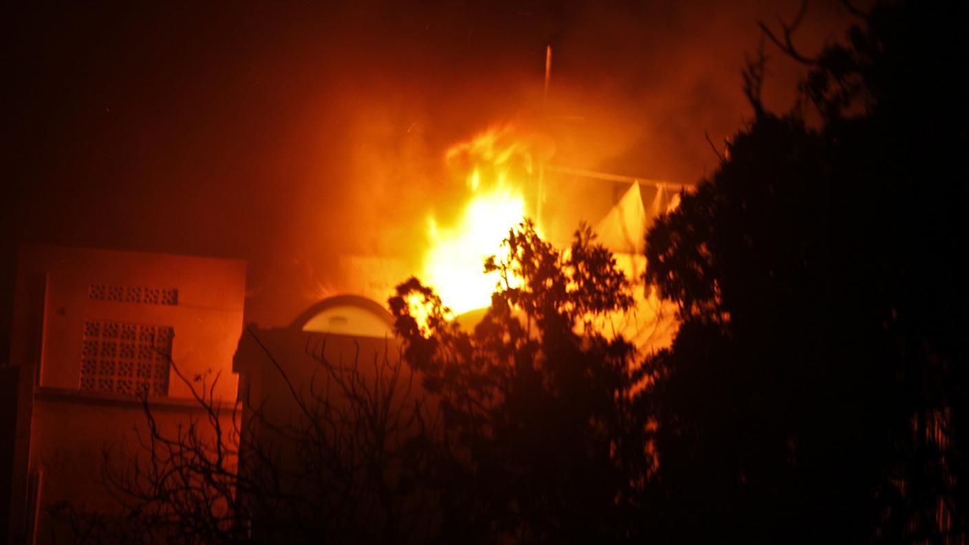 Fiamme all'albergo Ambassador