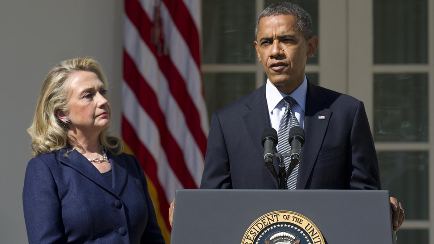Il presidente Obama con l'ex segretaria di Stato Clinton in un'immagine d'archivio