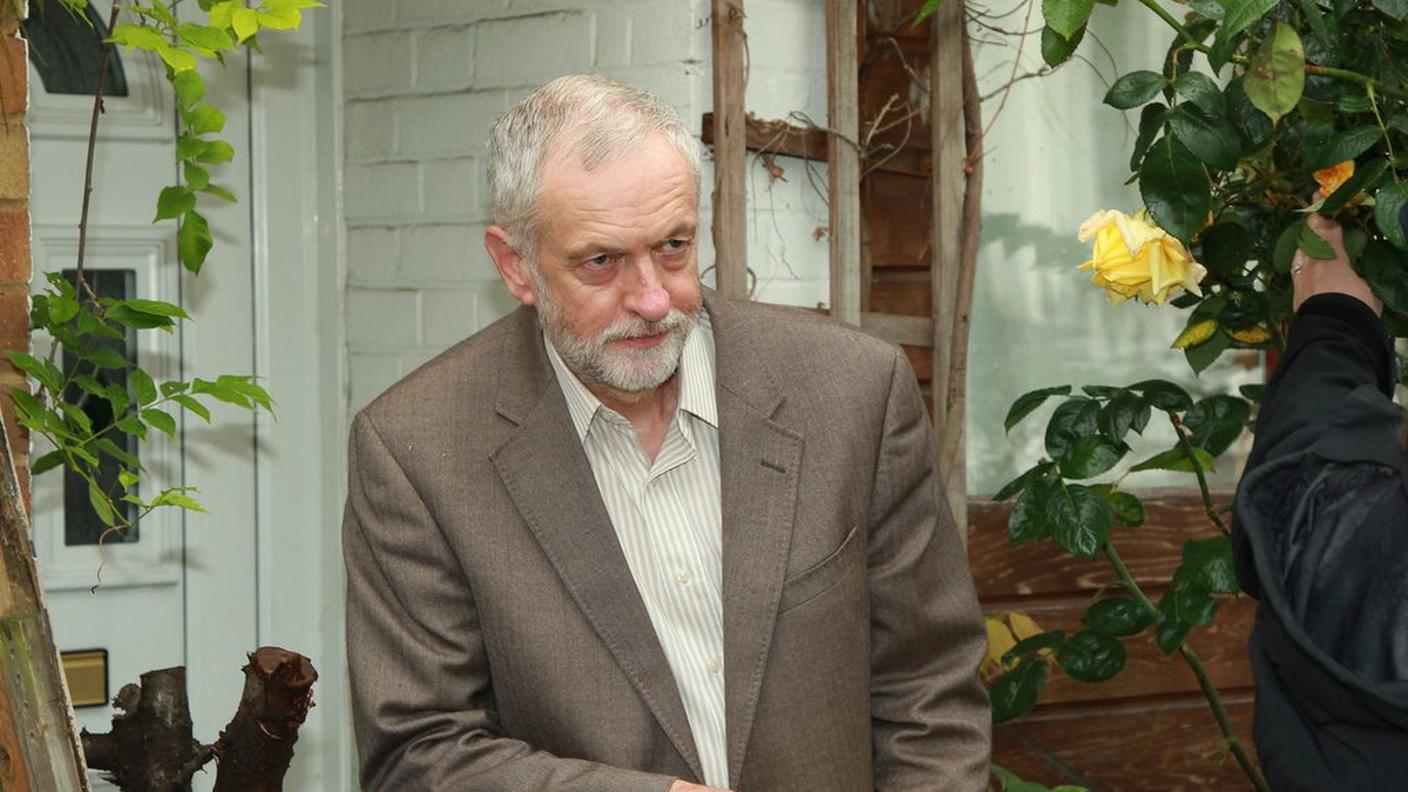 Il leader del Labour non ha più la fiducia del partito