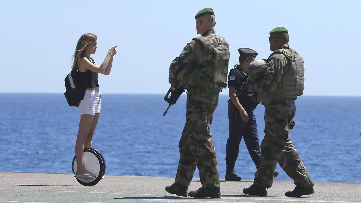 Domenica sulla Promenade des Anglais a Nizza