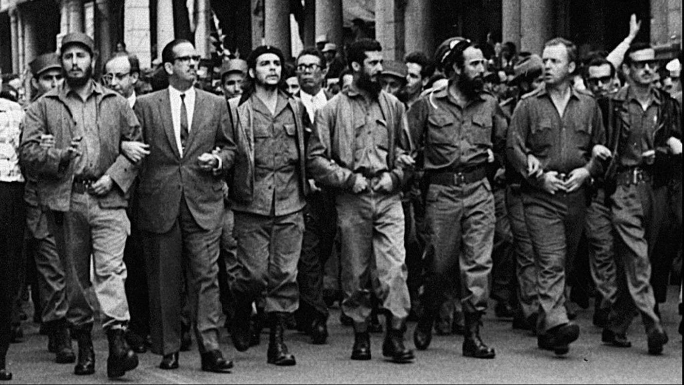 5 marzo 1960: in marcia verso il potere. Castro è il primo a sinistra