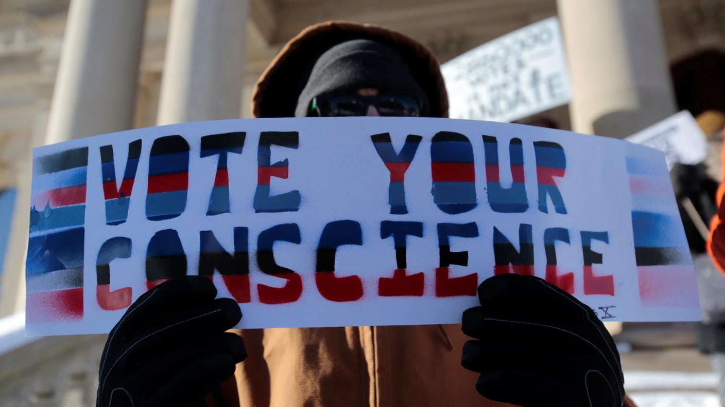 Inutili gli ultimi tentativi fatti da militanti democratici