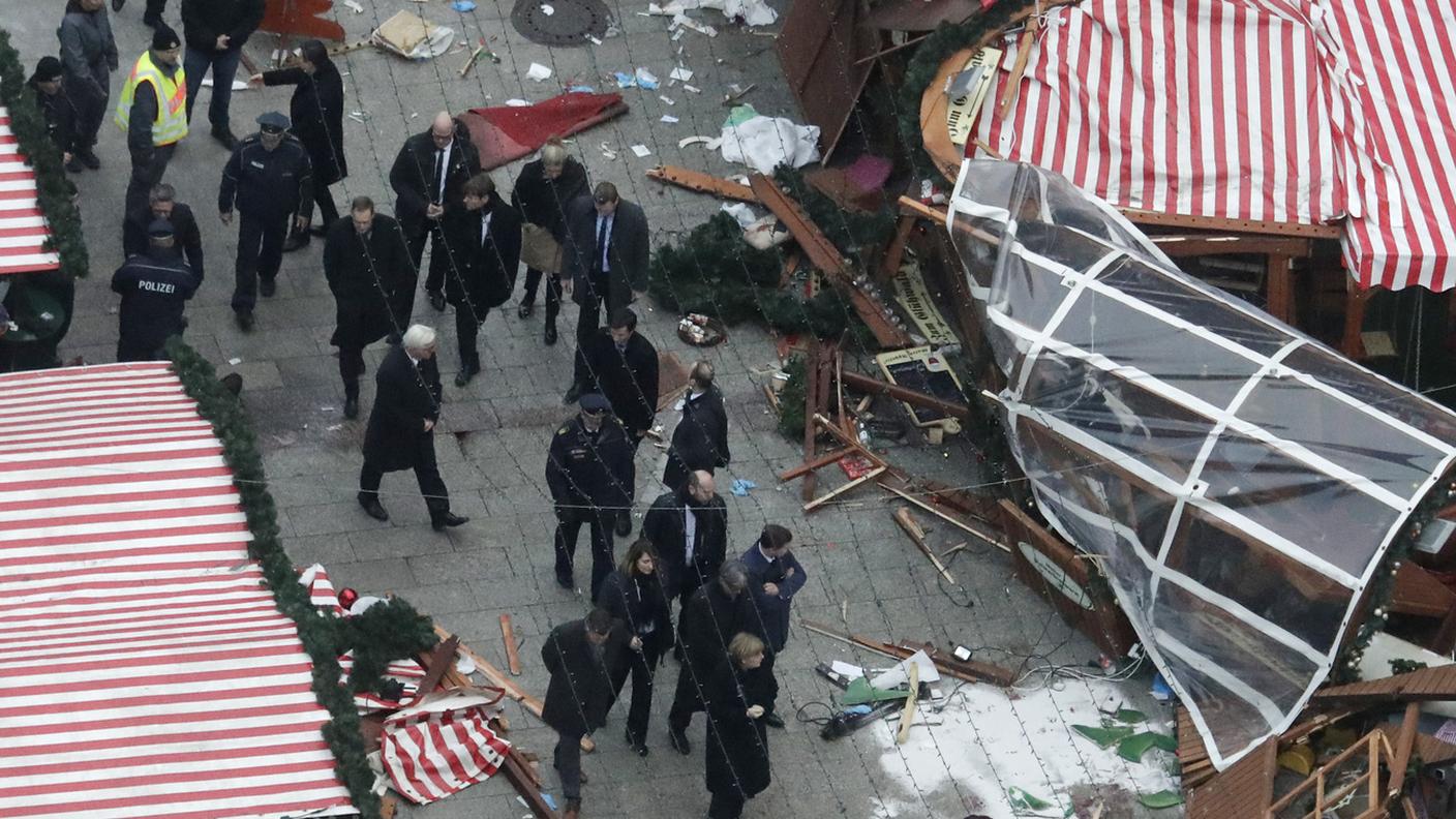 Sono morte dodici persone nell'attacco