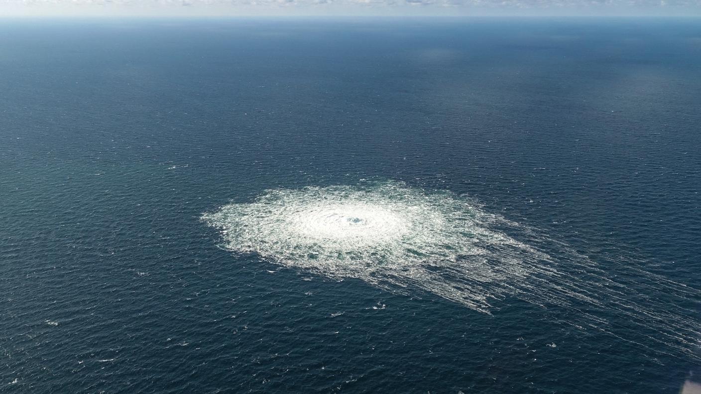 Le impressionanti immagini del flusso di gas emerso sulla superficie del mare, lo scorso settembre, dopo il sabotaggio di Nord Stream