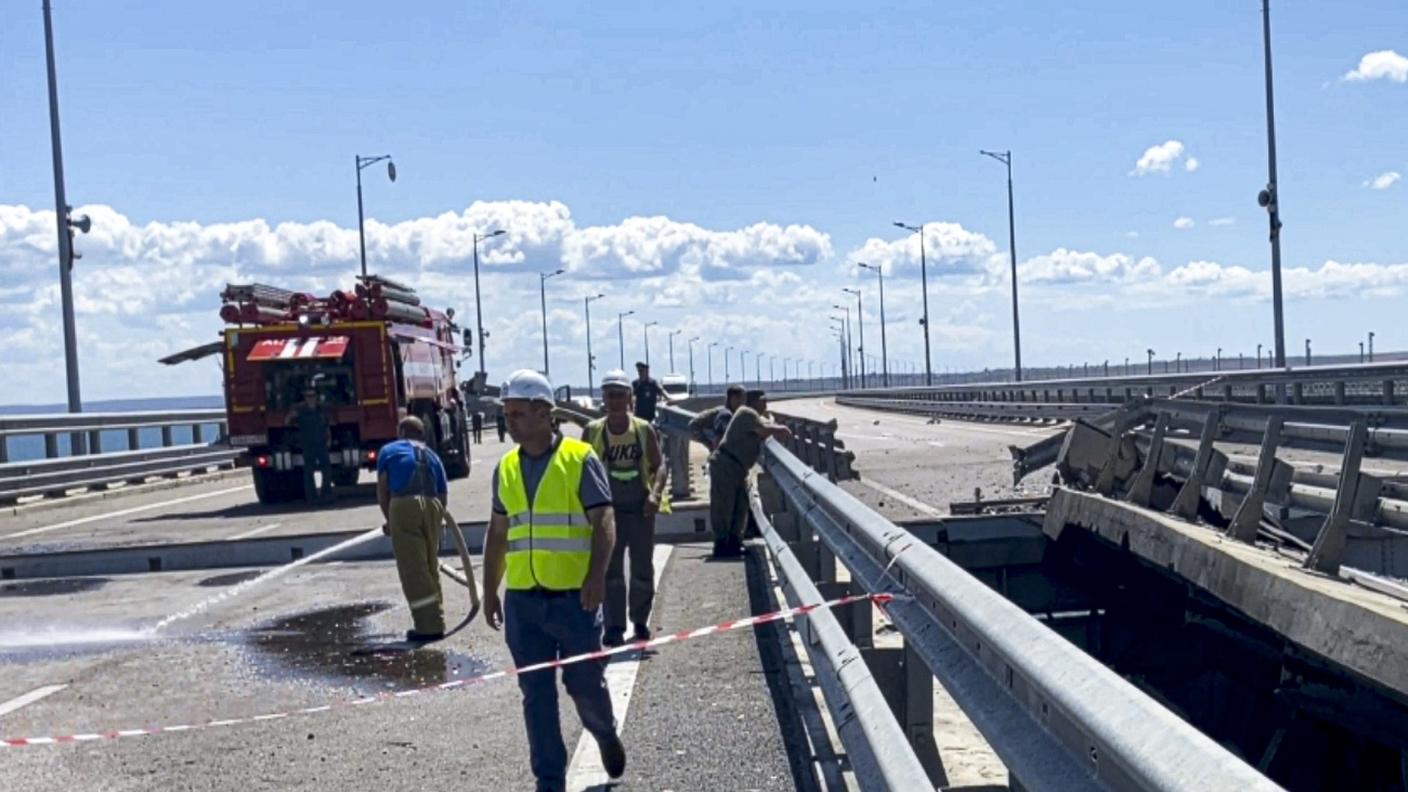 Ponte di Crimea chiuso e riaperto