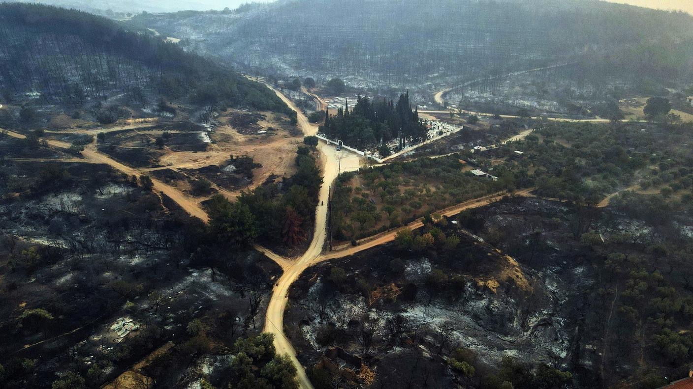 Una veduta aerea della zona vicino a Alexandroupolis, dove quattro giorni fa sono scoppiati nuovi incendi