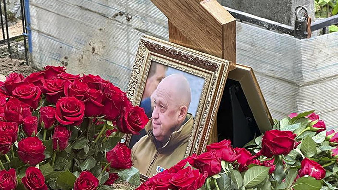 Prigozhin è stato sepolto nel cimitero di Porokhovskoye, alla periferia est di San Pietroburgo