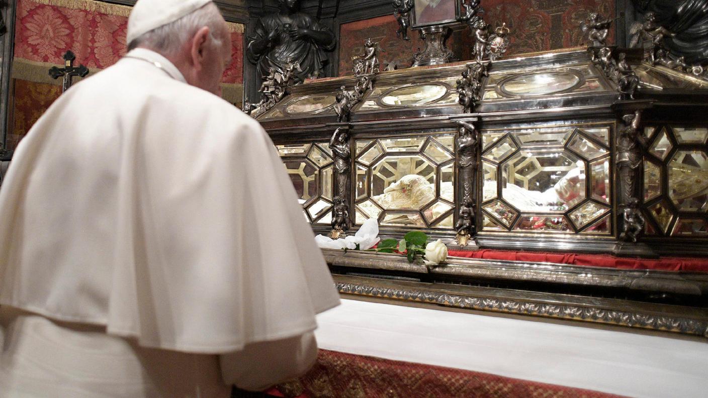 Il Papa prega in Duomo