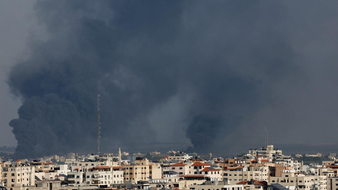 Il cielo è nero sopra Gaza City