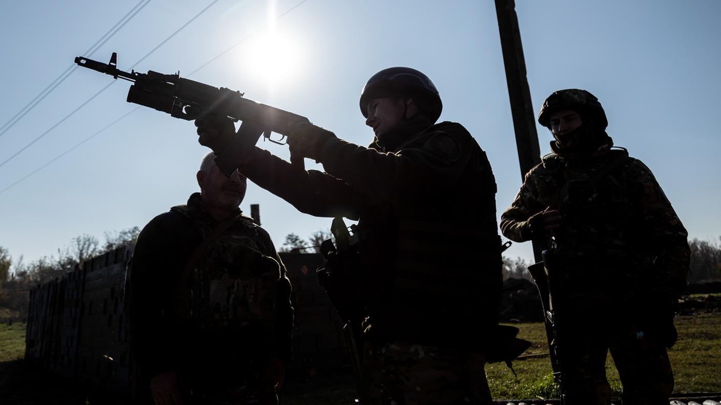 Soldati ucraini sulla linea del fronte nella regione di Donetsk