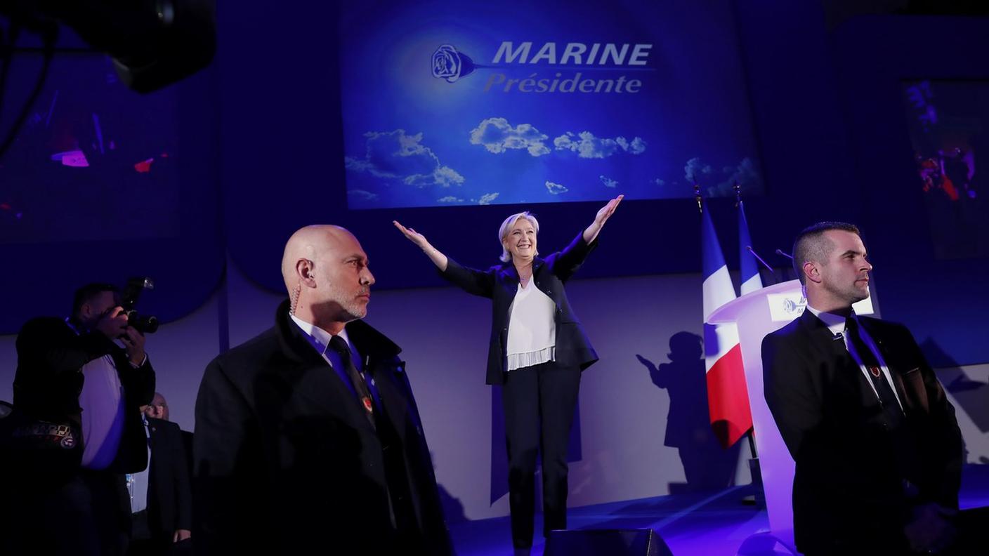 Un boato accoglie la leader del Front National 