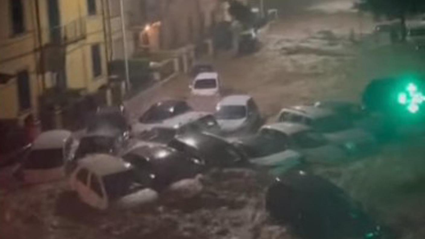 L'alluvione in corso a Campi Bisenzio (Firenze) 