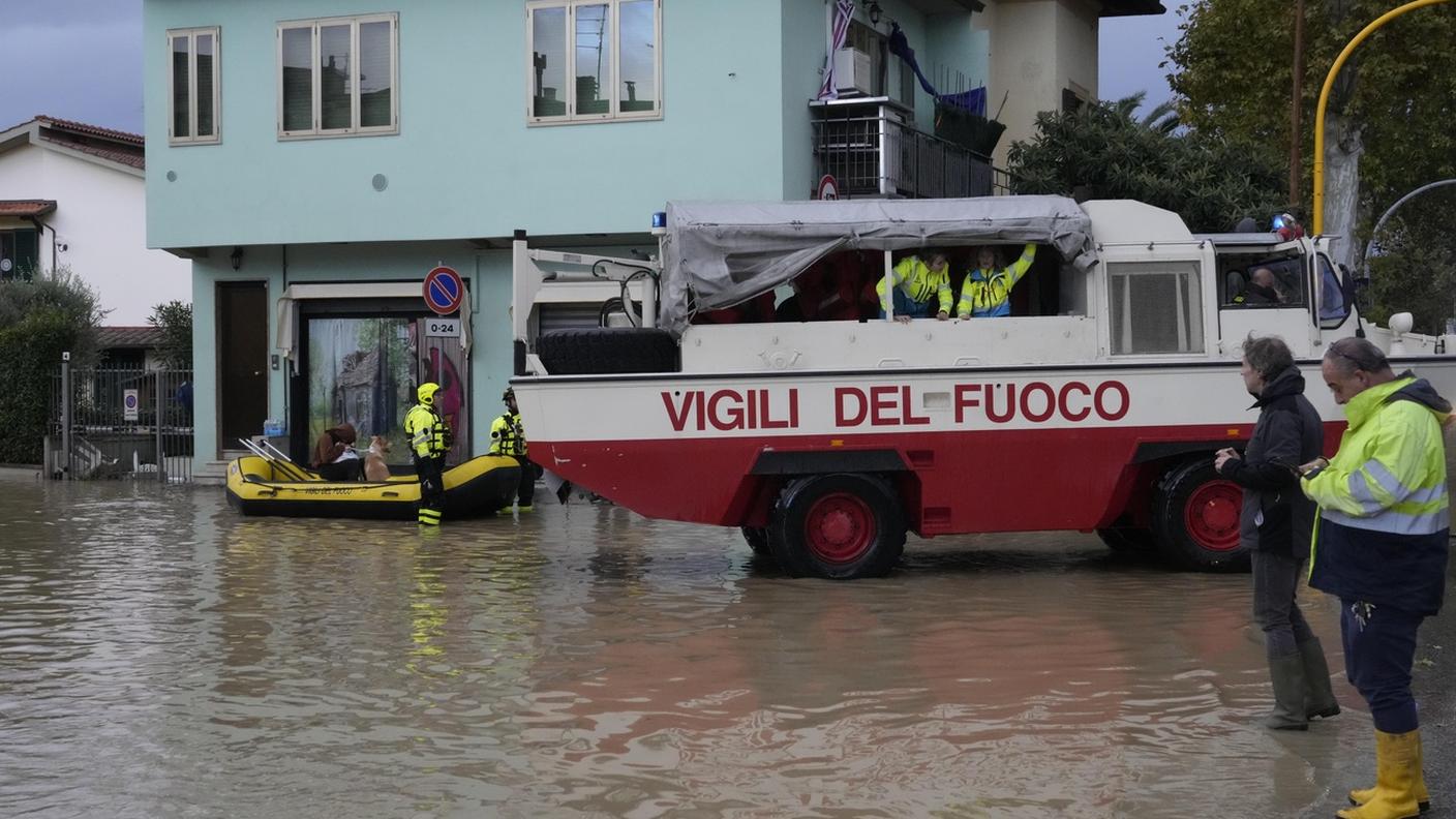 Vigili del fuoco all'opera a Campi di Bisenzio