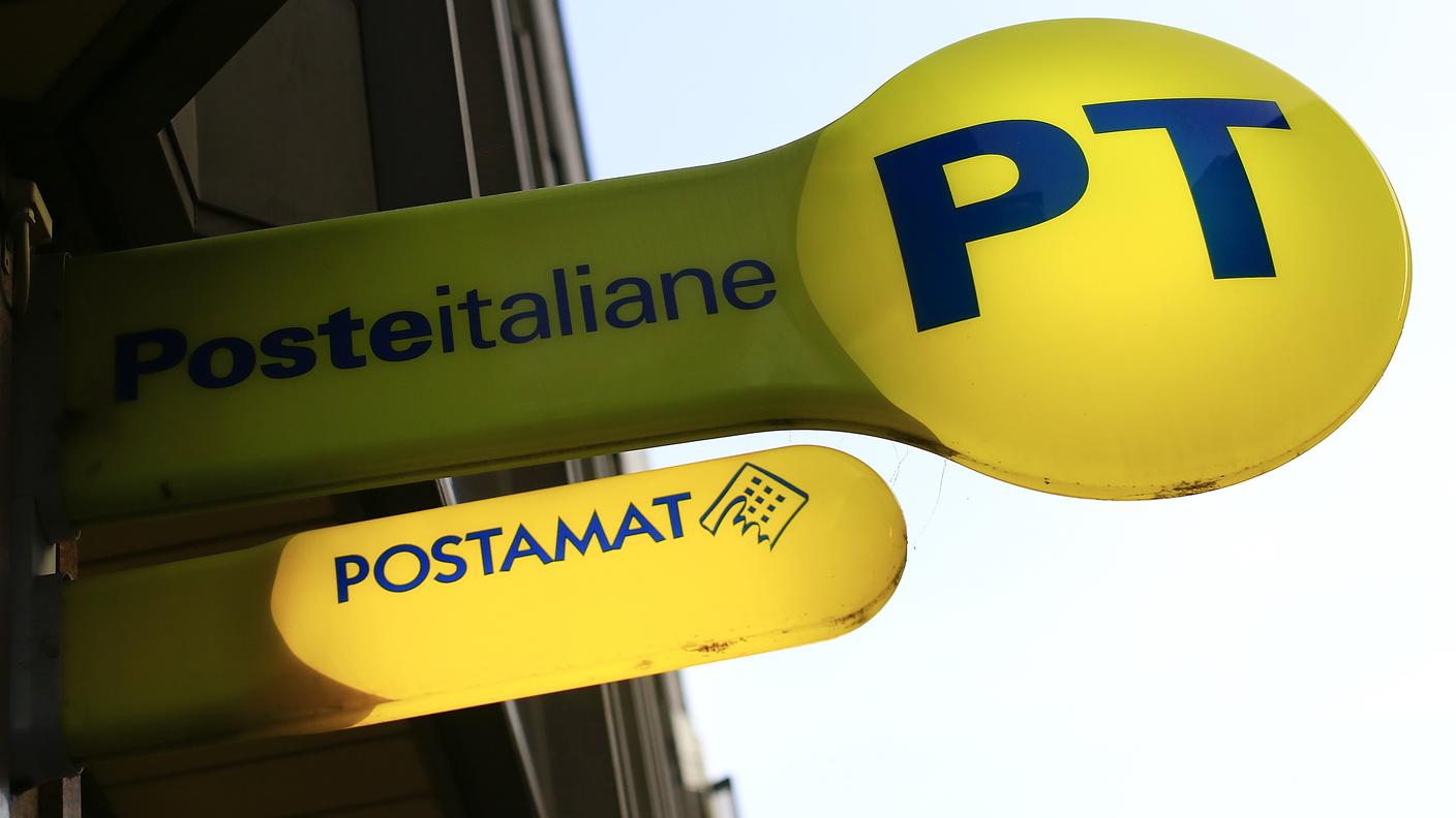 I ladri hanno soccorso la direttrice dell'ufficio postale colta da malore