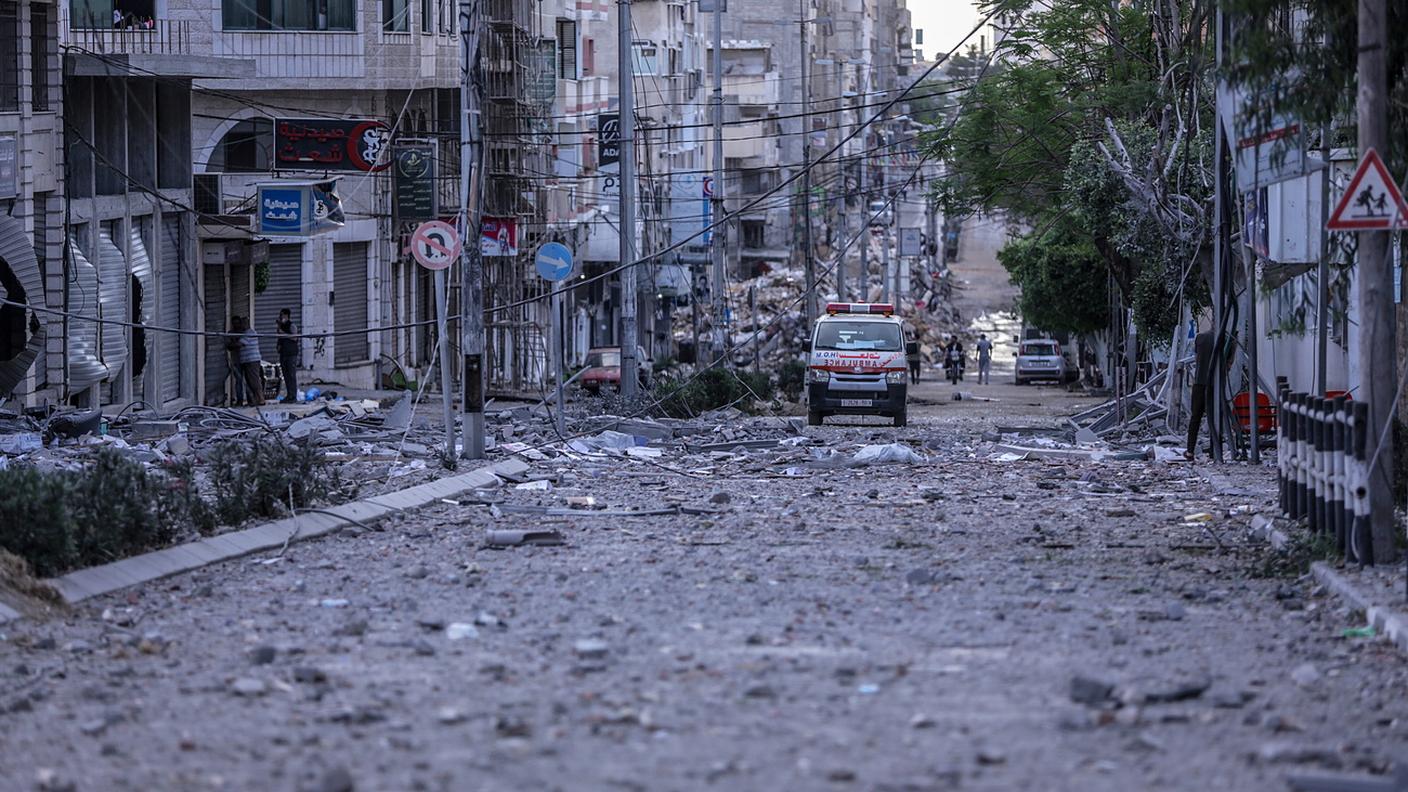 Un'ambulanza a Gaza City
