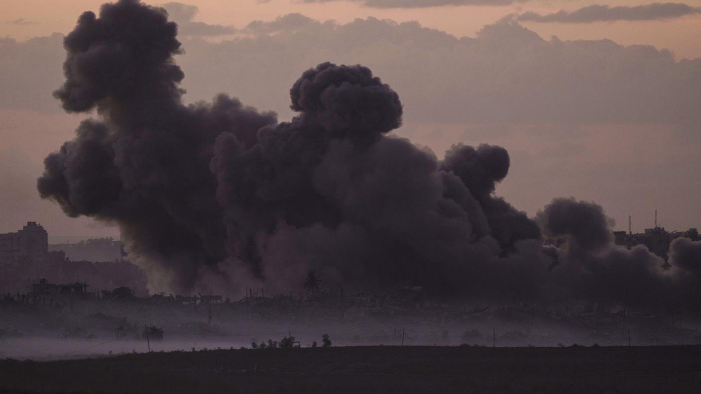 Fumo sulla striscia di Gaza dopo il lancio di missili