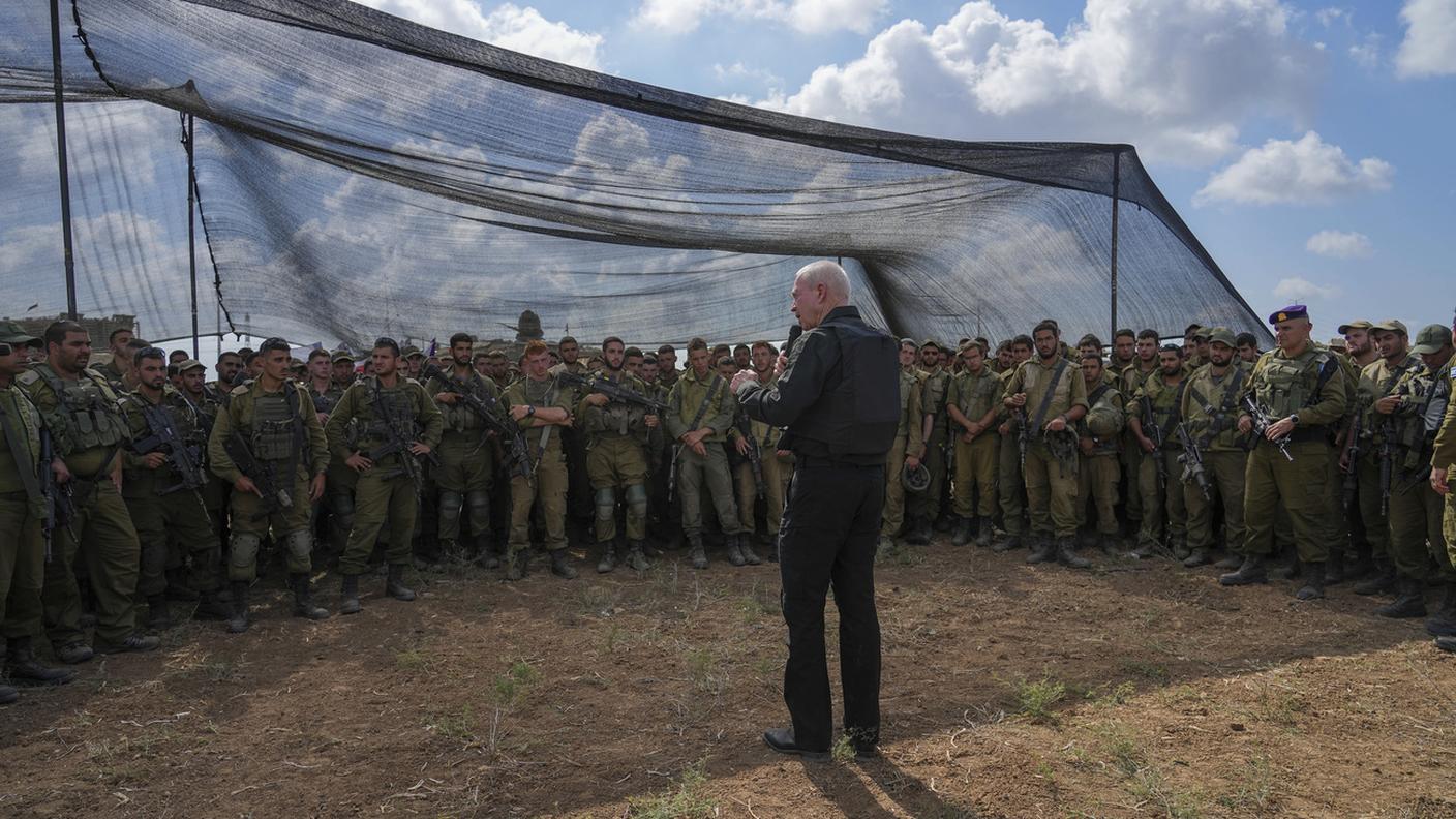 Il ministro della difesa israeliano Yaov Gallant durante un discorso ai soldati, il 19 ottobre