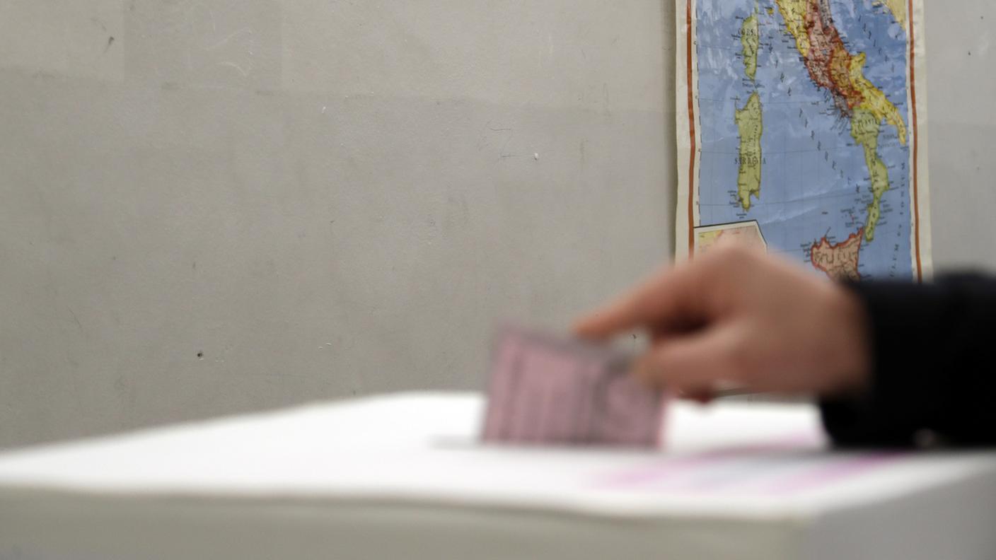 Il centrodestra vince il secondo turno delle amministrative italiane