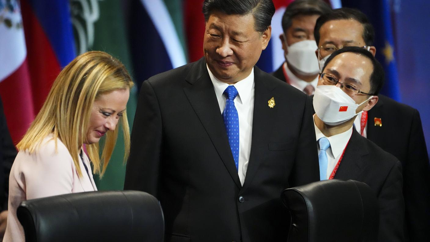 Il primo ministro italiano Giorgia Meloni e il presidente della Repubblica popolare cinese Xi Jinping nel novembre 2022