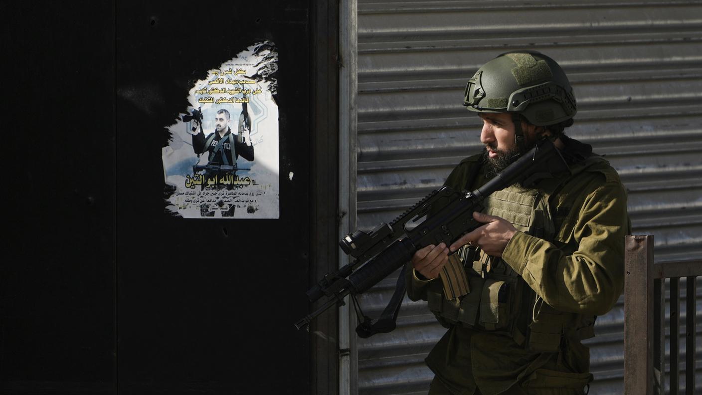 Un soldato israeliano in assetto da combattimento